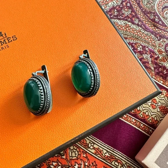 Vintage Bronze Earrings with green stone - Picture 2 of 11